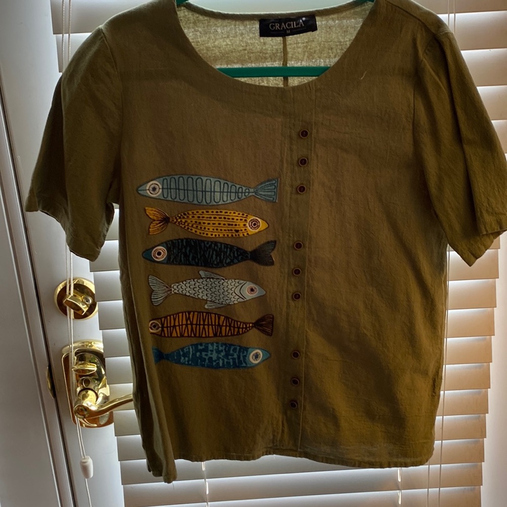 Women’s shirt